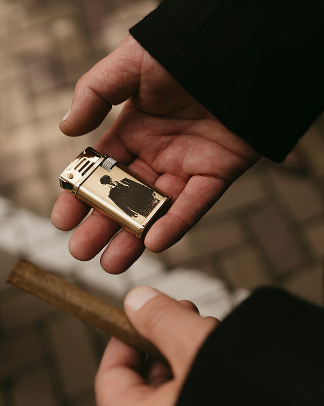Thomas's golden lighter