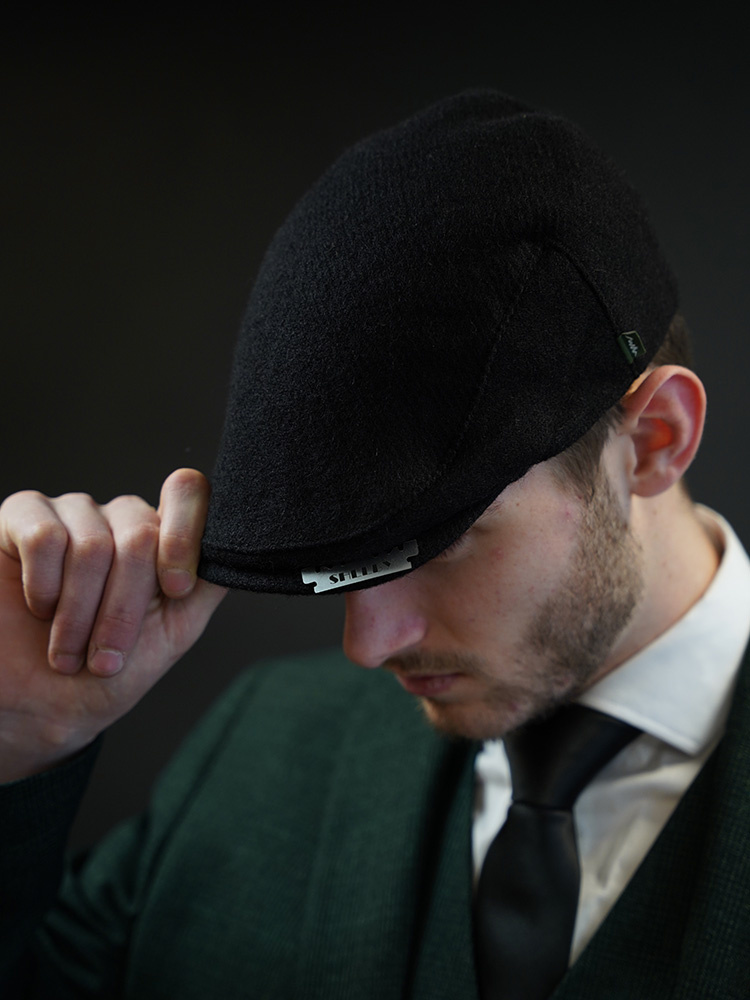 Heather Heather Highland Cap | Harris Tweed | Classic Flat Cap | Black