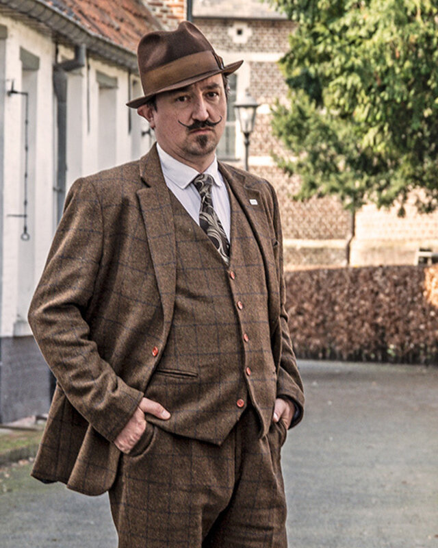 Men's tailored suit | 3-piece suit | brown Windowpane tweed | Michael Gray | Peaky Blinders