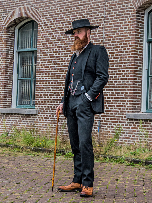 Men's tailored suit | 3-piece suit | black tweed | Alfie Solomons | Peaky Blinders