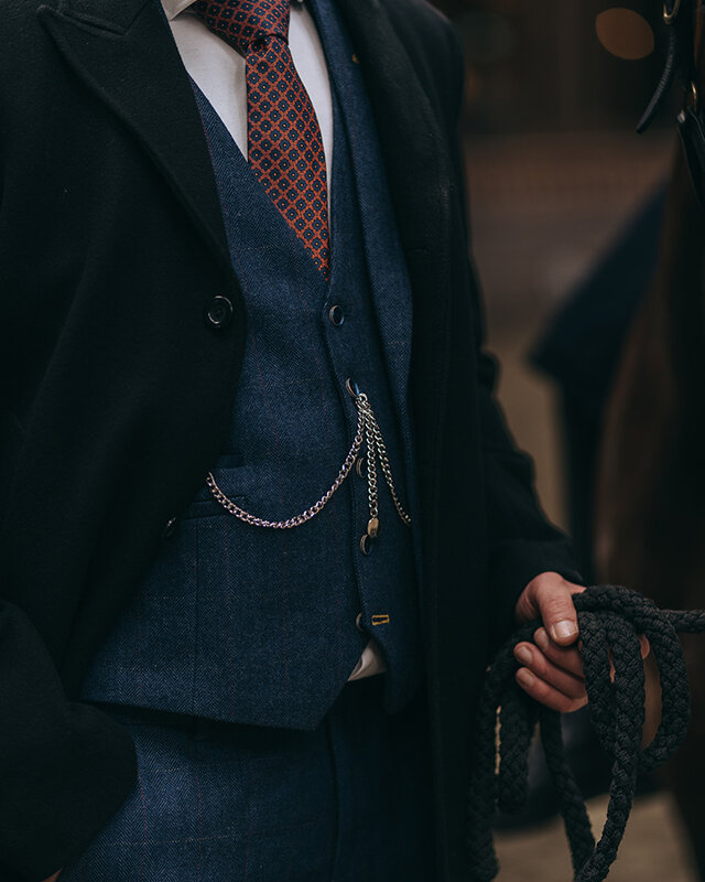 The Bookmaker | 3-piece ready-to-wear suit | Blue herringbone | Red-yellow overcheck