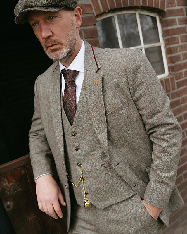 The Enforcer | 3-piece ready-to-wear suit | Green herringbone | Red-yellow overcheck