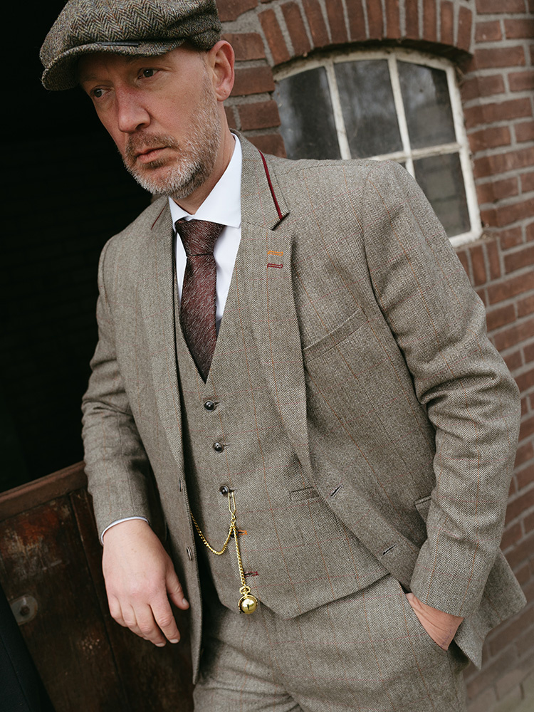 The Enforcer | 3-piece ready-to-wear suit | Green herringbone | Red-yellow overcheck