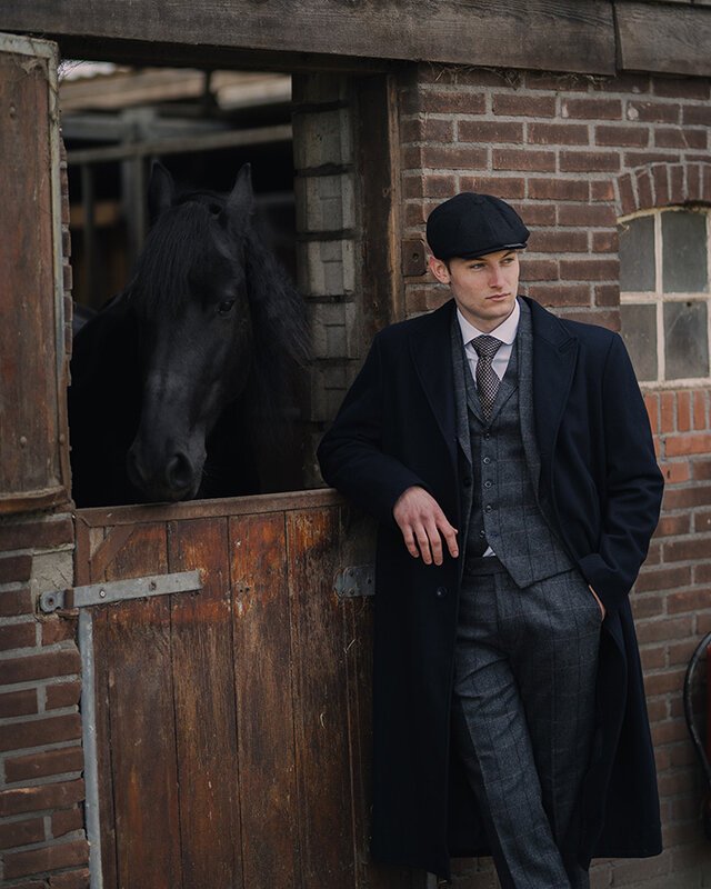 The Patriarch | 3-delig confectiepak | Antraciet visgraat | blauw-bruine overcheck