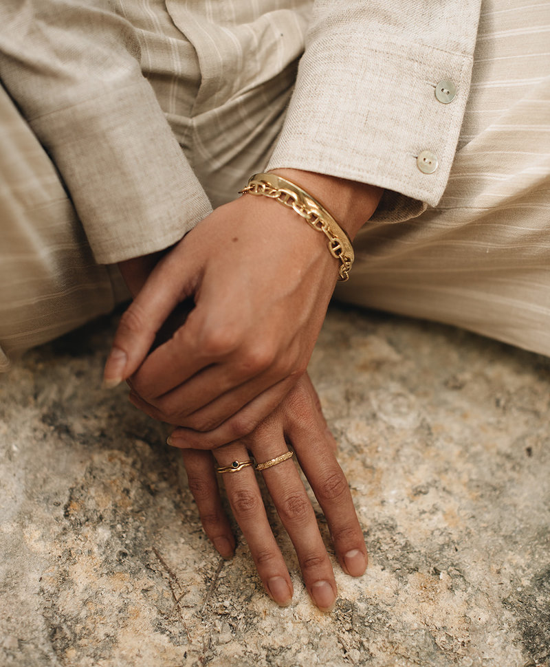 Gold Plated Minimalistische Ring Met Onyx Keala