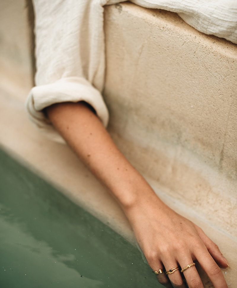 Gold Plated Minimalistische Ring Met Onyx Keala