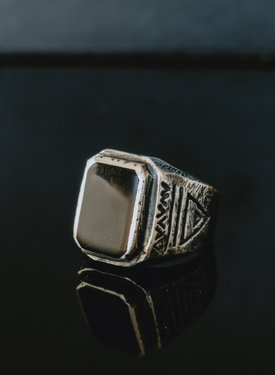 Silberner Herrenring mit schwarzem Stein Tian