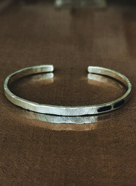 Silberner Armreif Herren Mit Schwarzer Stein Abel