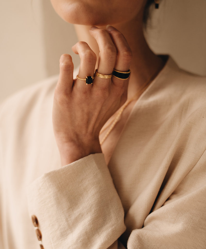 Gold Plated Gedraaide Onyx Ring Yugen