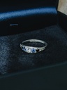 Silberner Ring mit Steinen Aki
