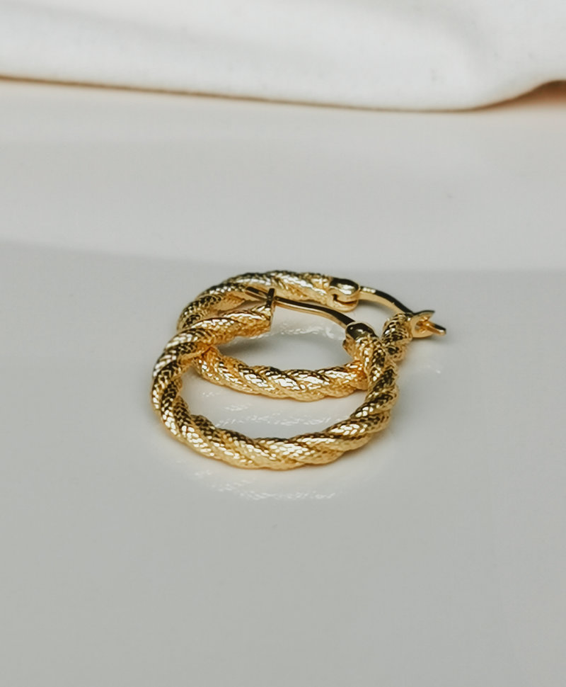 Single Large Twisted Hoop Earring Kiyomi, Gold Plated