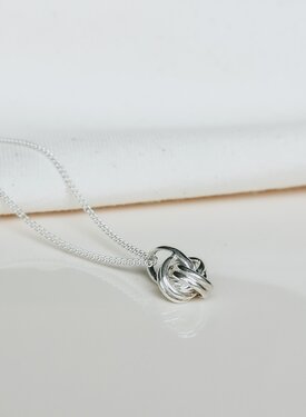 Eternal Knot Pendant Mei, Silver