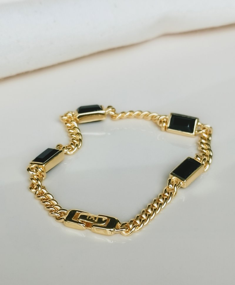 Rectangular Onyx Bracelet Chiasa, Gold Plated