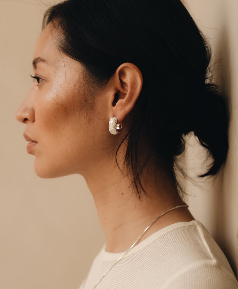 Silber Weiß Emaille Ohrringe Set Akemi