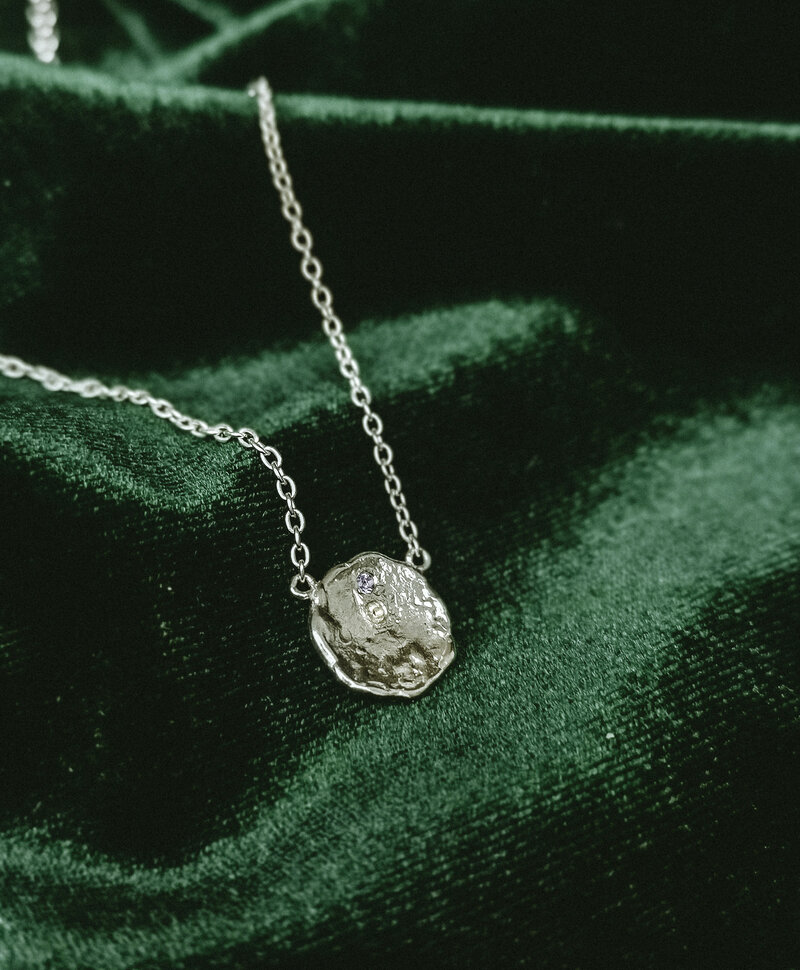 Silberne Personalisierte Halskette Mit Geburtssteinen, The Minimalist