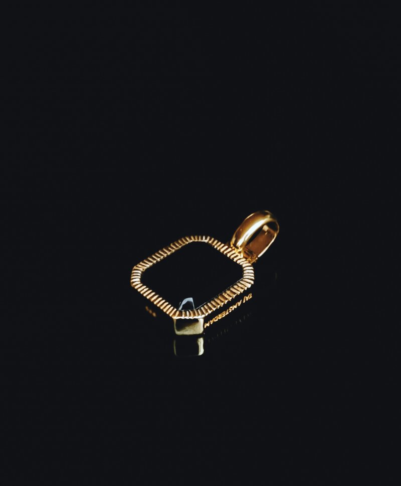 Gold Plated Men's Pendant With Black Stone Chetas