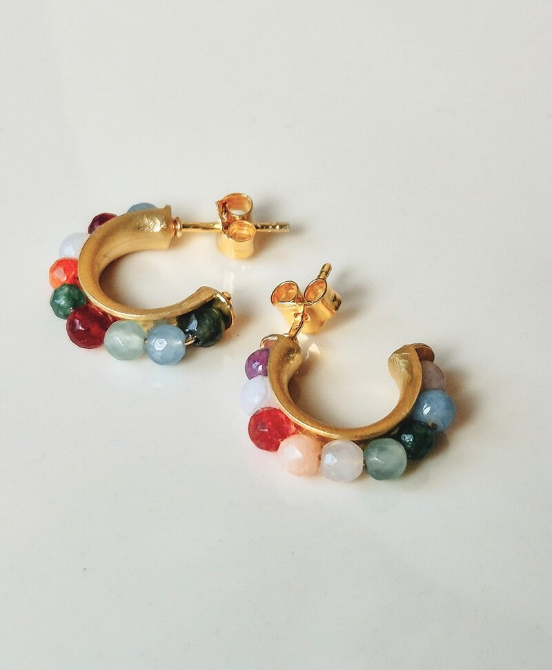 Gold Plated Hoop Oorbellen Met Gekleurde Stenen Coraline
