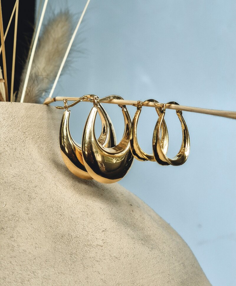 Oval Hoop Earrings Elisea, Gold Plated
