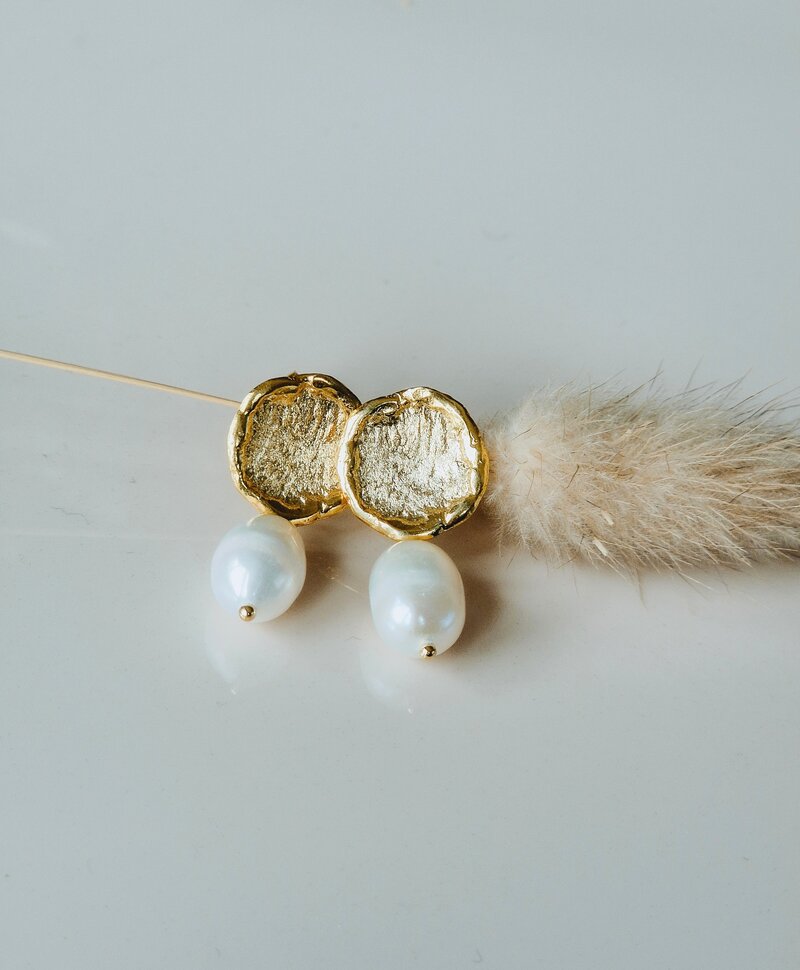 Earrings With Oval Pearl Jolène, Gold Plated