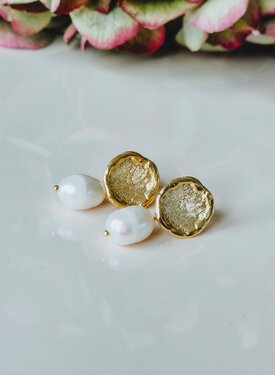 Gold Plated Oorbellen Met Ovale Parel Jolène