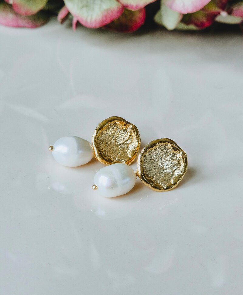 Earrings With Oval Pearl Jolène, Gold Plated