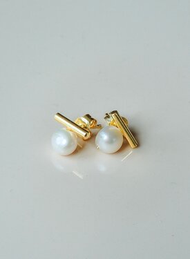 Modern Pearl Ear Studs Ondine, Gold Plated