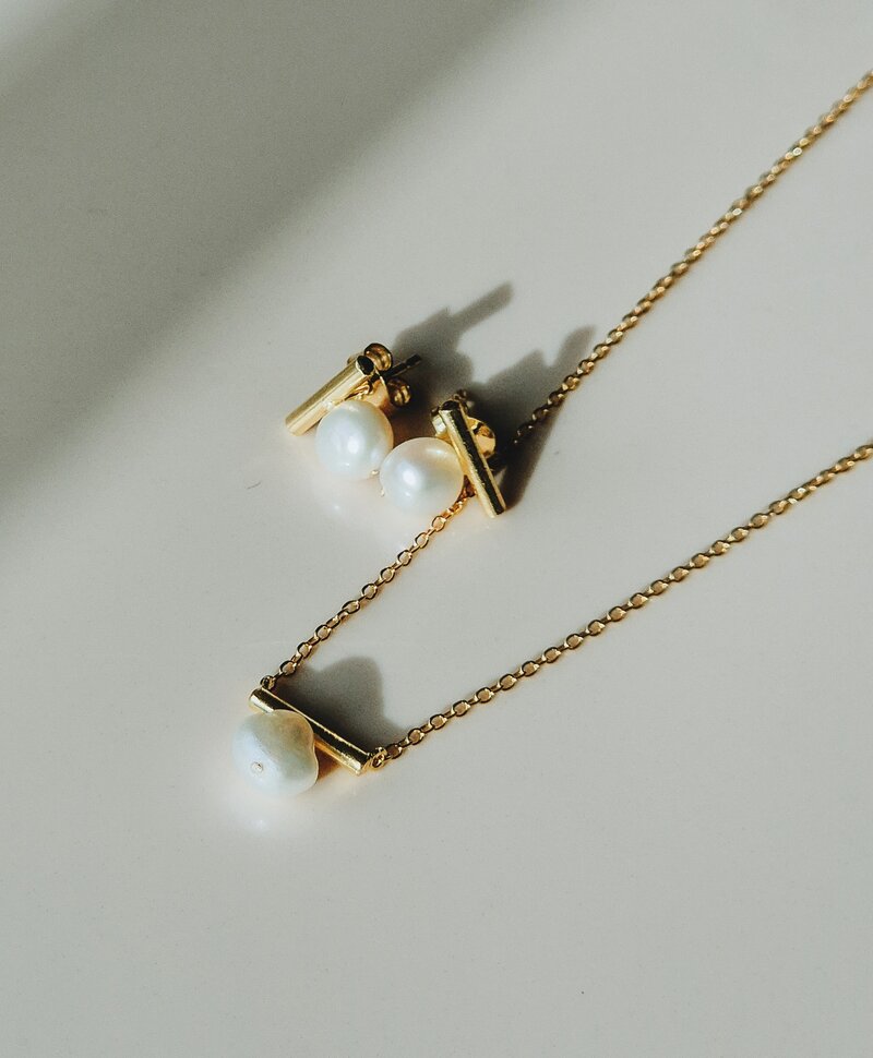 Gold Plated Moderne Parel Ear Studs Ondine