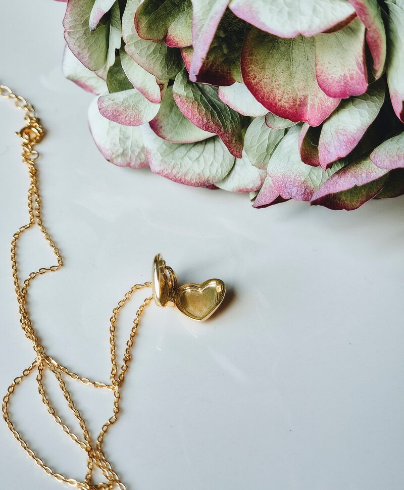 Necklace With Heart-Shaped Locket Amélie, Gold Plated