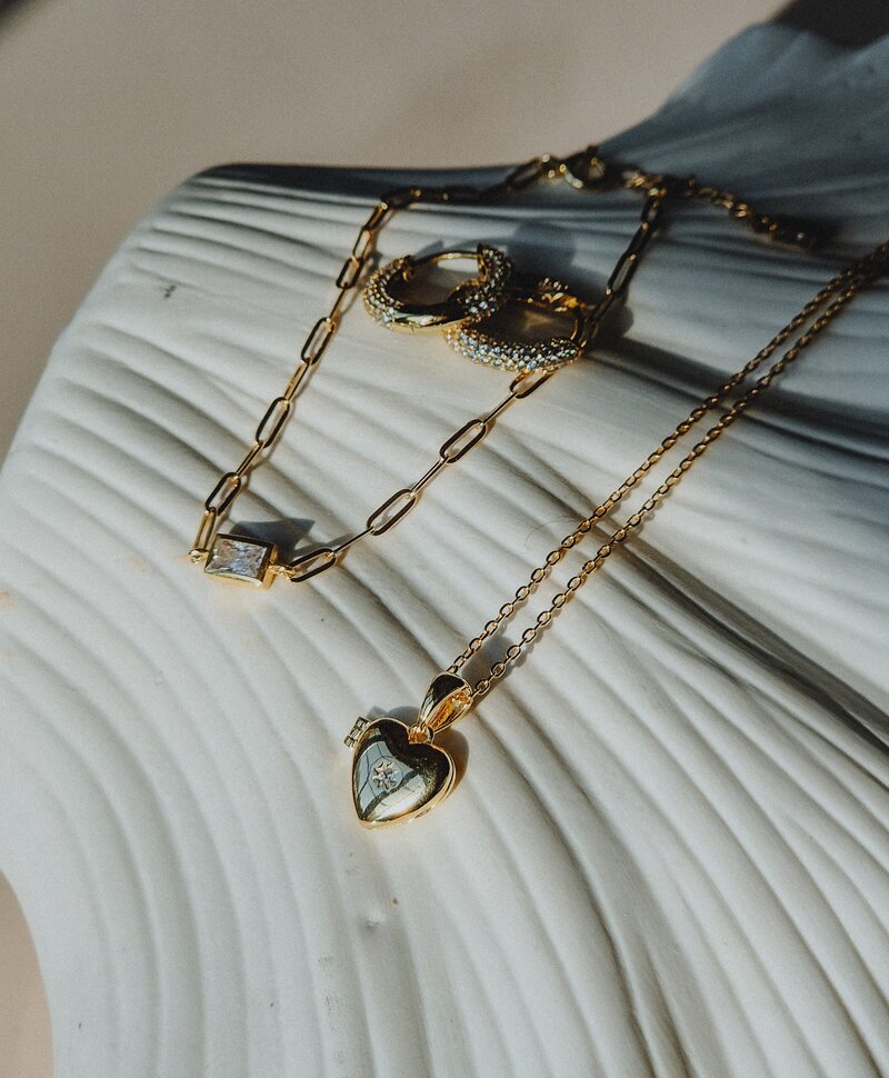 Collier Avec Médaillon En Forme De Cœur Amélie, Plaqué Or