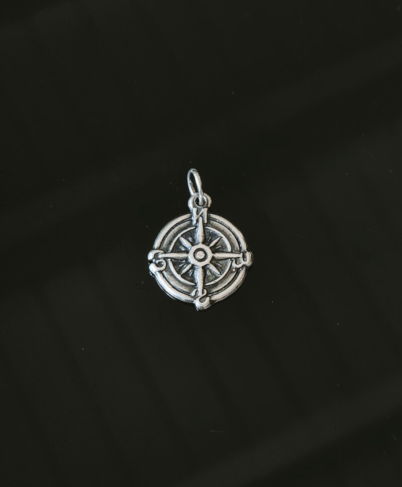 Silver Men’s Compass Pendant Solas