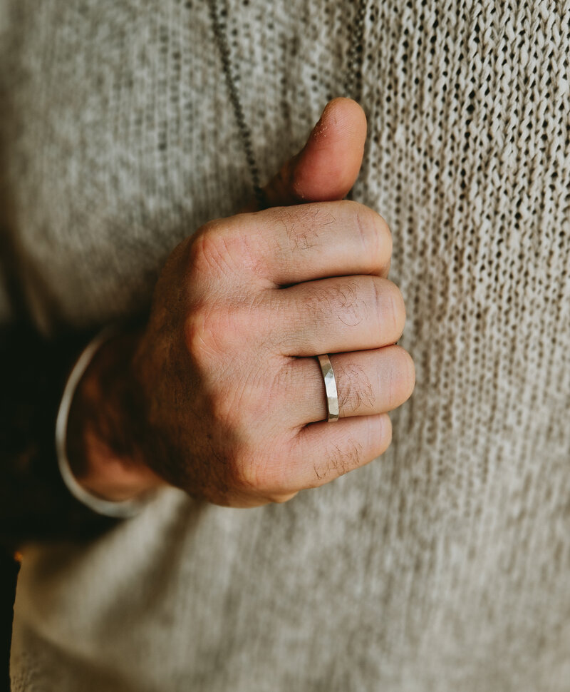 Silberner Herrenring Aus Gehämmertem Silber Rohe