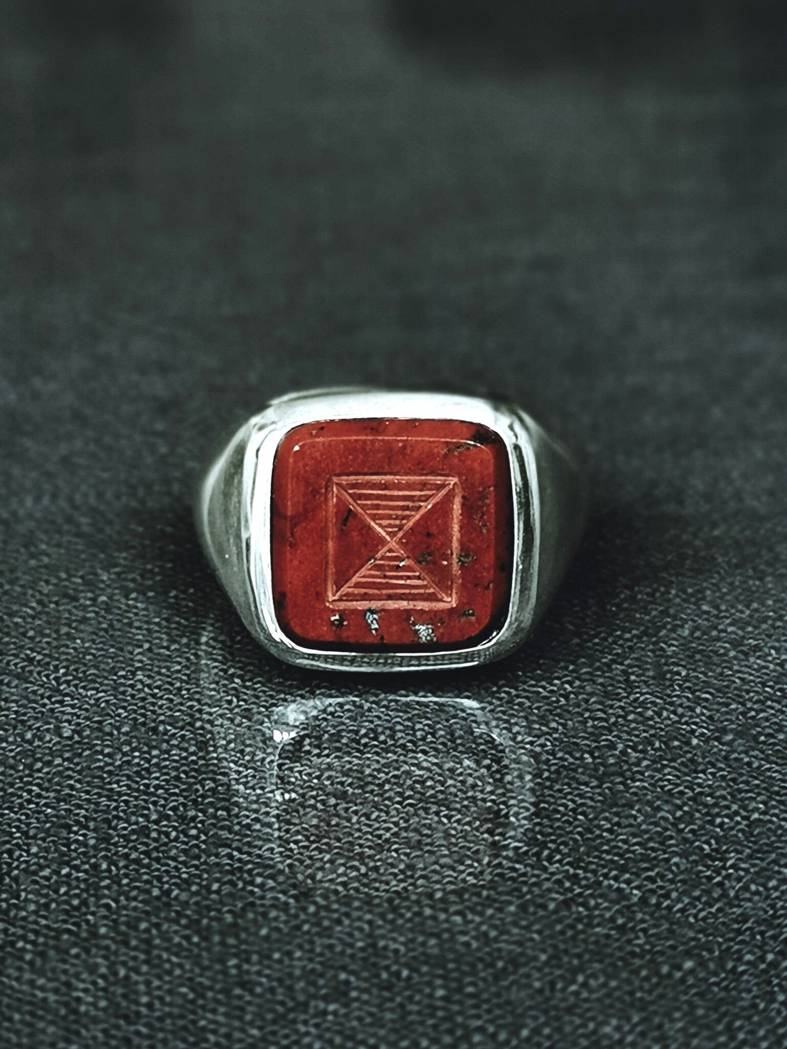 Silver Men's Ring With Red Stone Dodzi - Taj Amsterdam