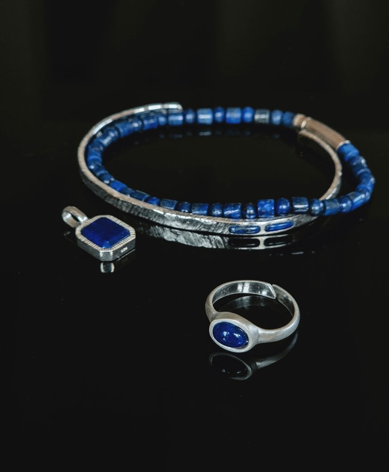 Silberner Herrenring Mit Blauem Lapislazuli Zephyr