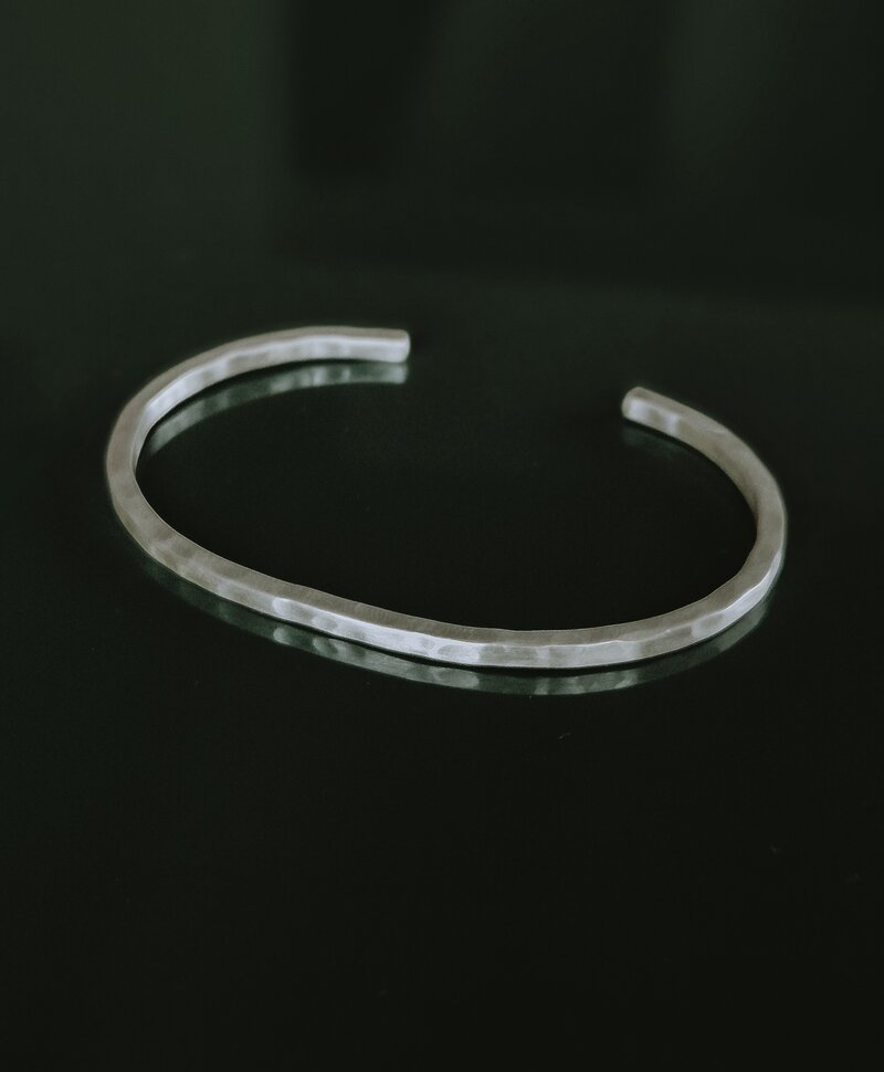 Silver Hammered Men’s Bangle Stellan