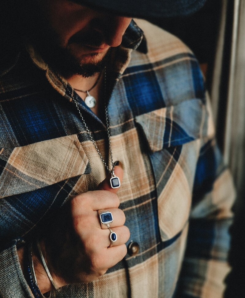 Silberner Anhänger Mit Blauer Stein Herren Chetas