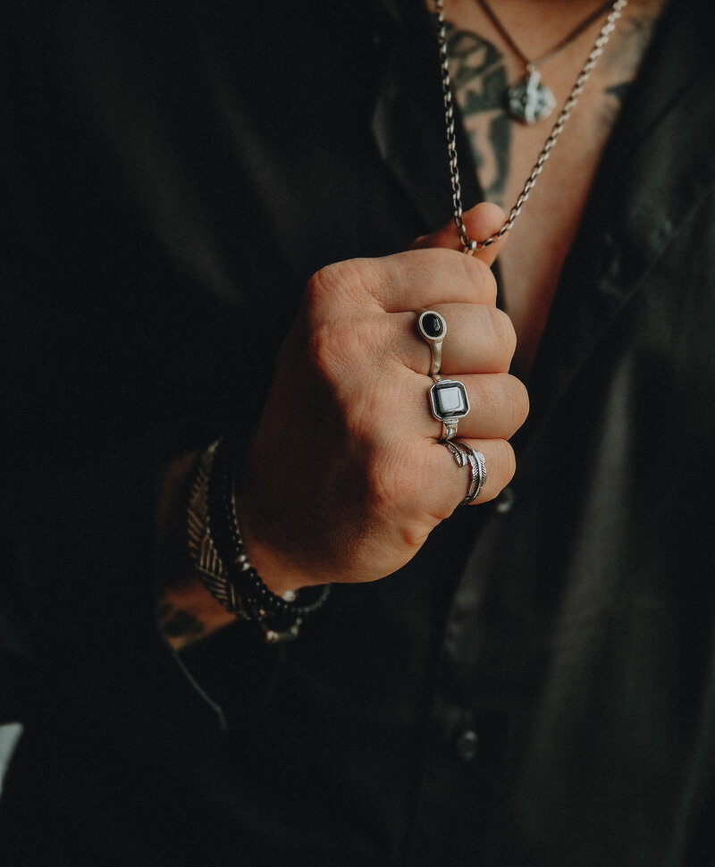 Silver Men’s Ring With Oval Black Onyx Zephyr