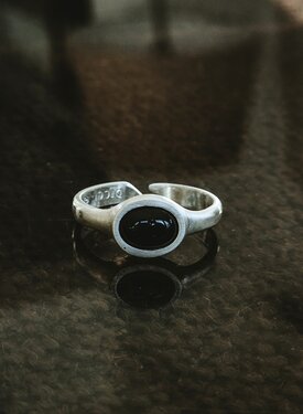 Silver Men’s Ring With Oval Black Onyx Zephyr