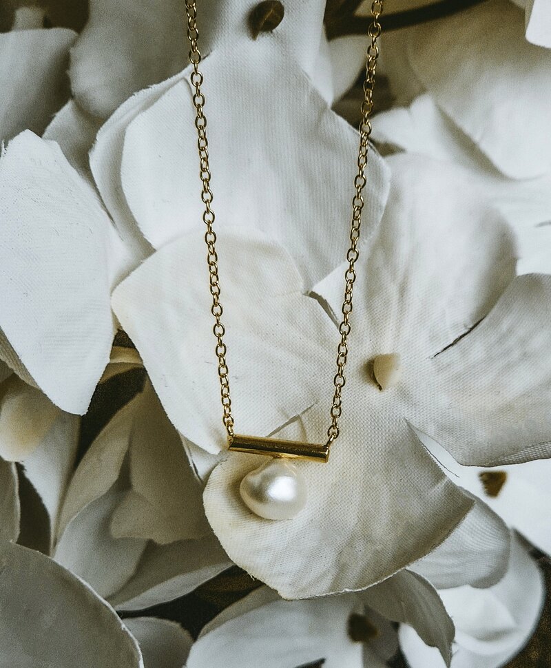 Modern Pearl Necklace Ondine, Gold Plated