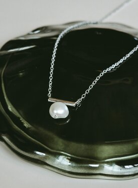 Modern Pearl Necklace Ondine, Silver