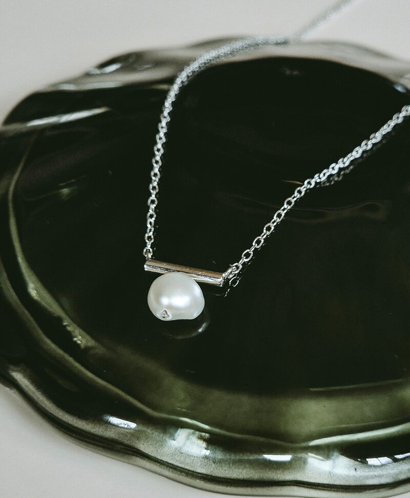 Silberne Moderne Perlenkette Ondine