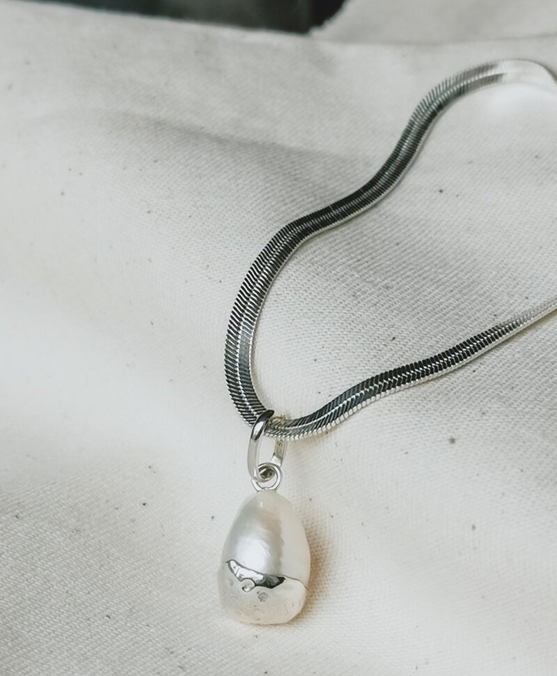 Large Pearl Pendant Shinju, Silver