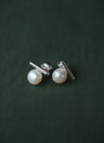 Modern Pearl Ear Studs Ondine, Silver