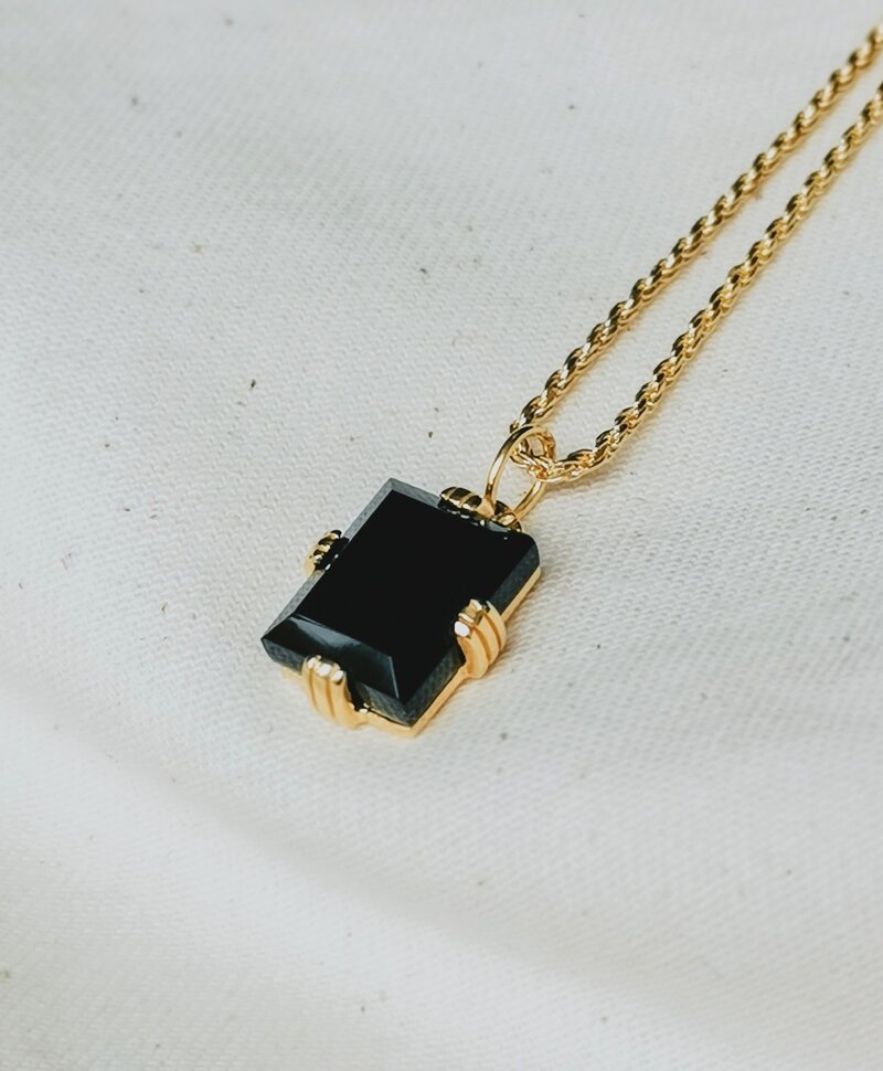 Rectangular Onyx Pendant Nyoko, Gold Plated