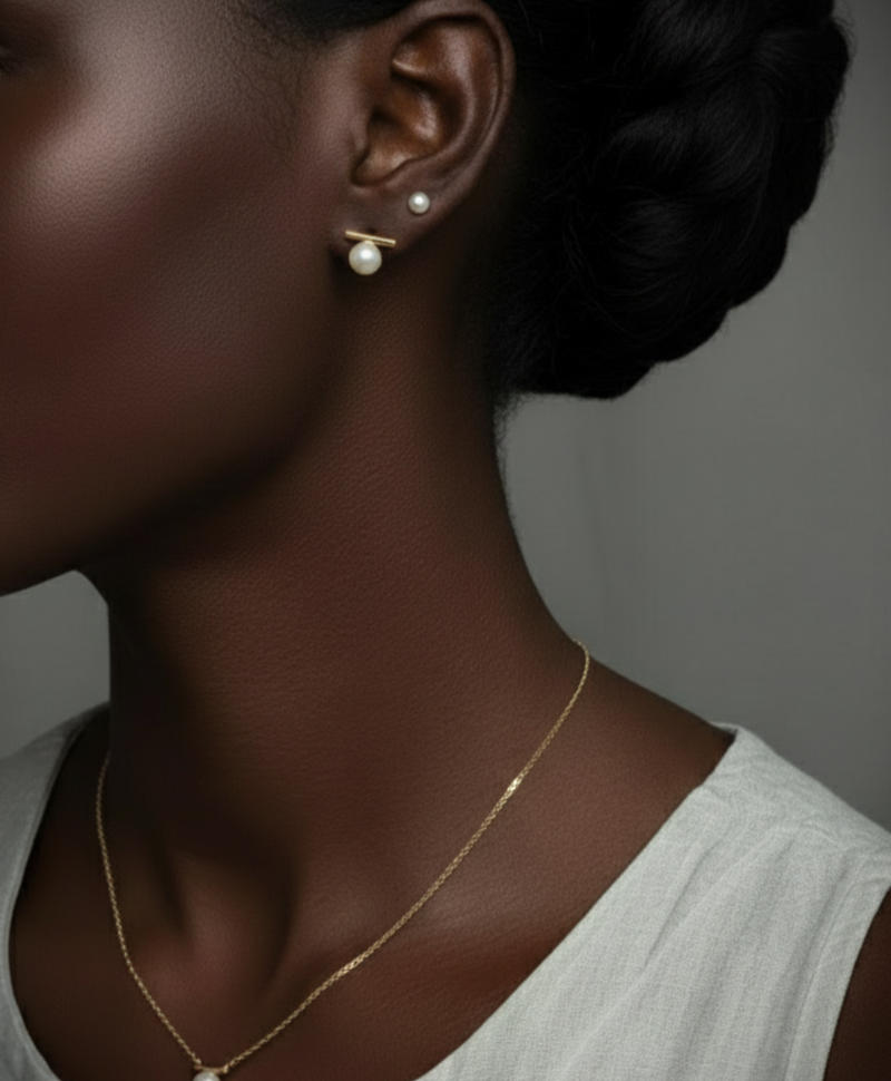 Modern Pearl Ear Studs Ondine, Gold Plated