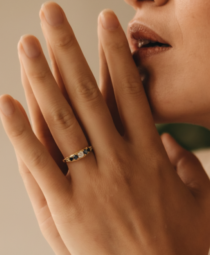 Gold Plated Ring Met Steentjes Aki