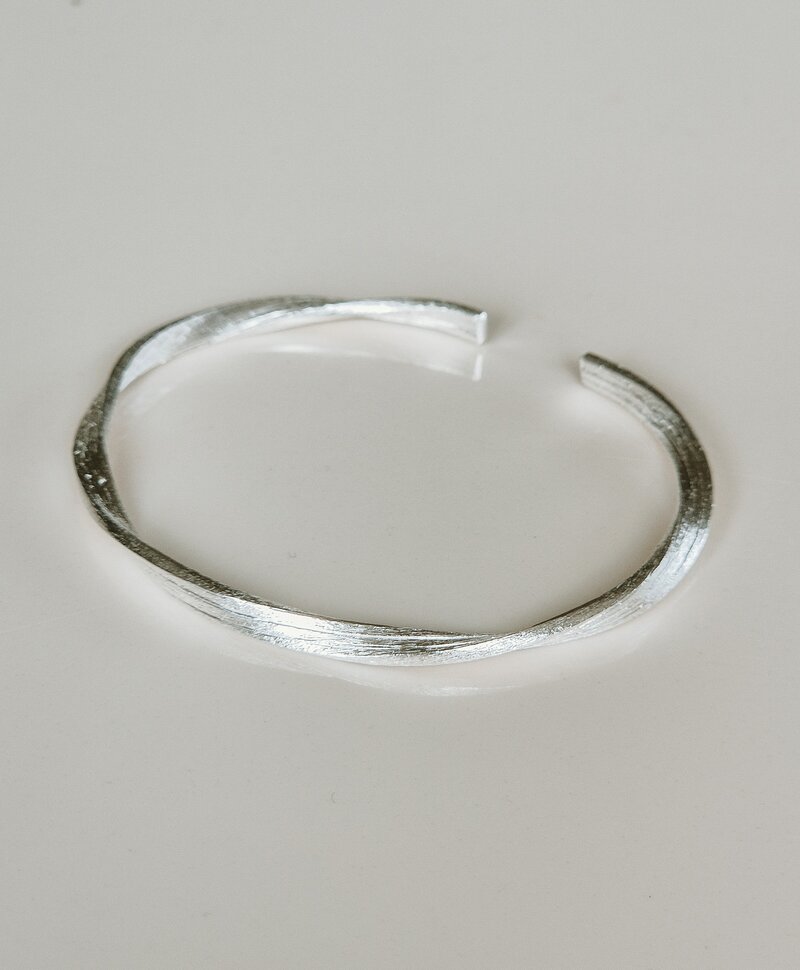 Silberne Gedrehte Cuff Armband Maella