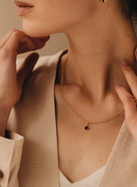 Small Onyx Pendant Mana, Gold Plated