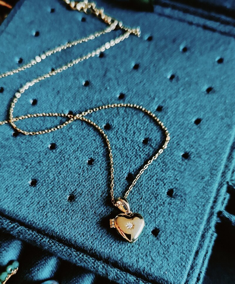 Collier Avec Médaillon En Forme De Cœur Amélie, Plaqué Or