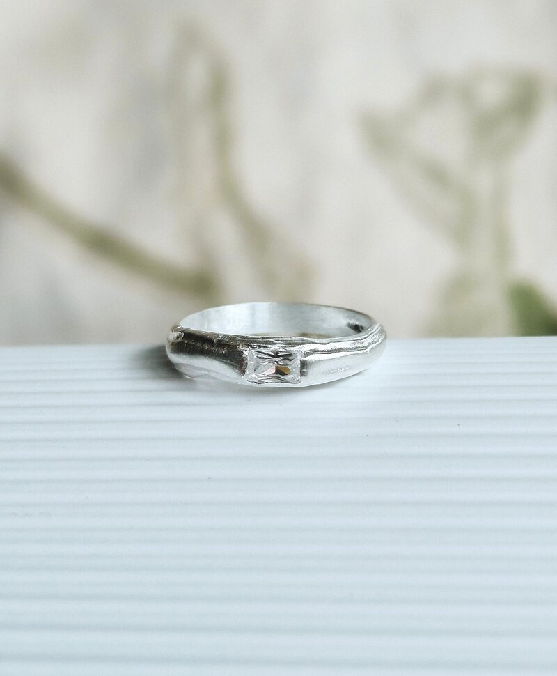 Ring With Clear Stone Neige, Silver