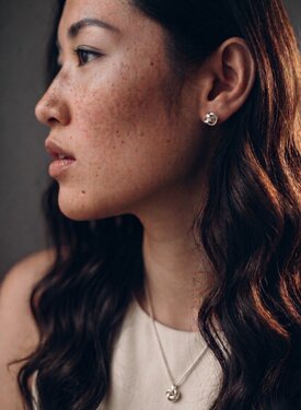 Zilveren Oneindige Knoop Ear Stud Set Mei